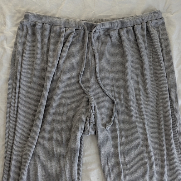 Live Well Ribbed Lounge Set - Picture 3 of 16